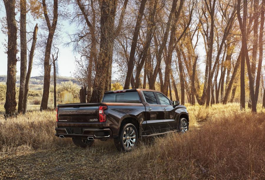  Chevrolet Silverado High Country Crew Cab 2018 года  (фото 3 из 16)